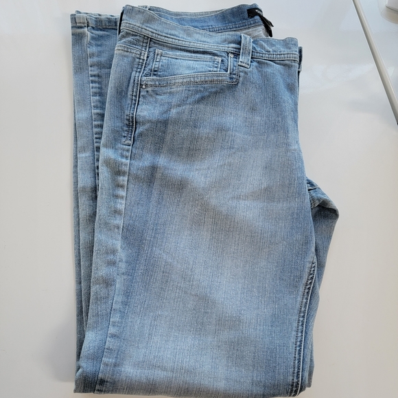 White House Black Market Denim - White House Black Market Superstar Bootleg Jeans Size 14R EUC